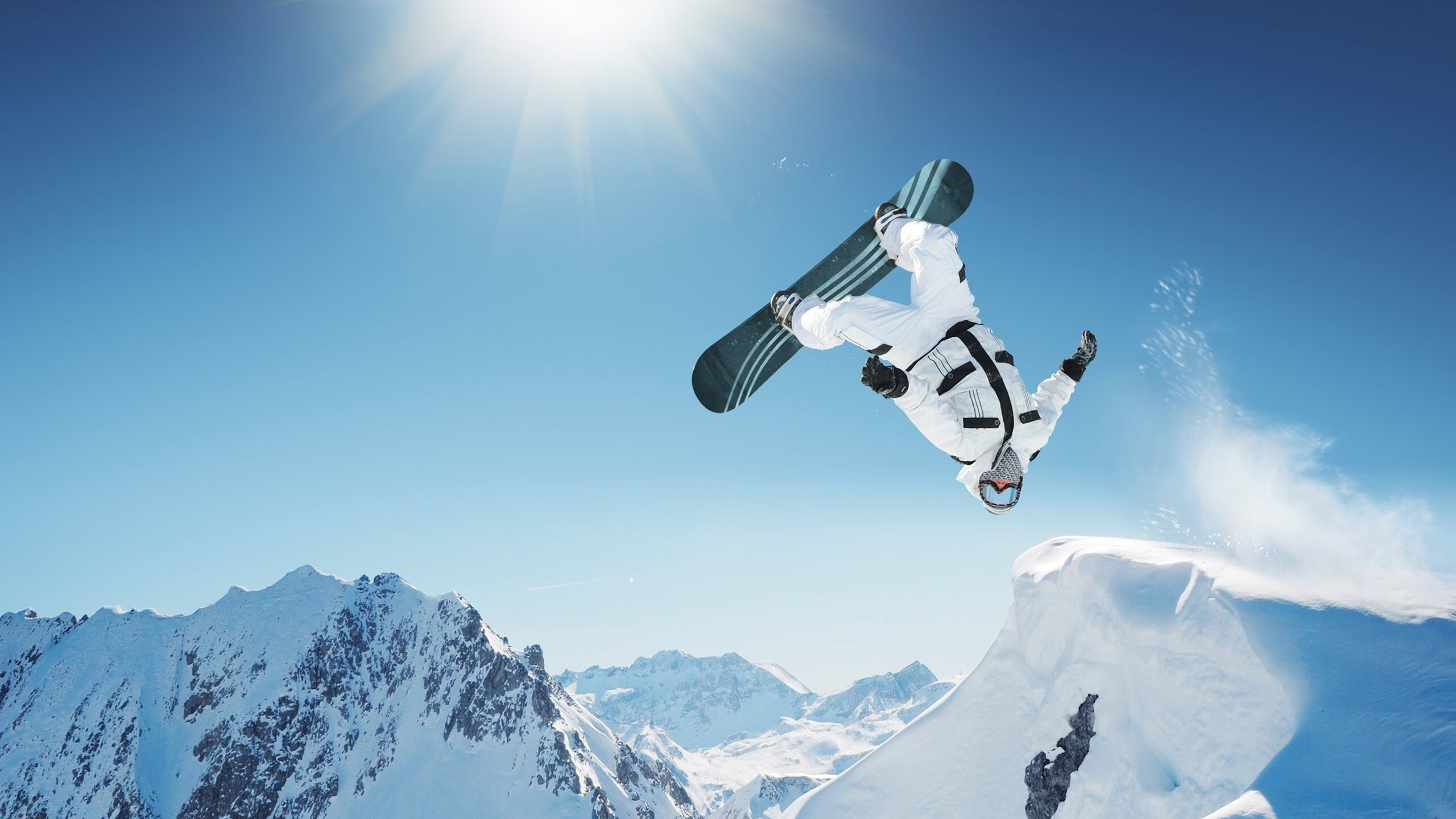 “西甲门将神扑救险，场面惊险刺激”，足球门将神扑